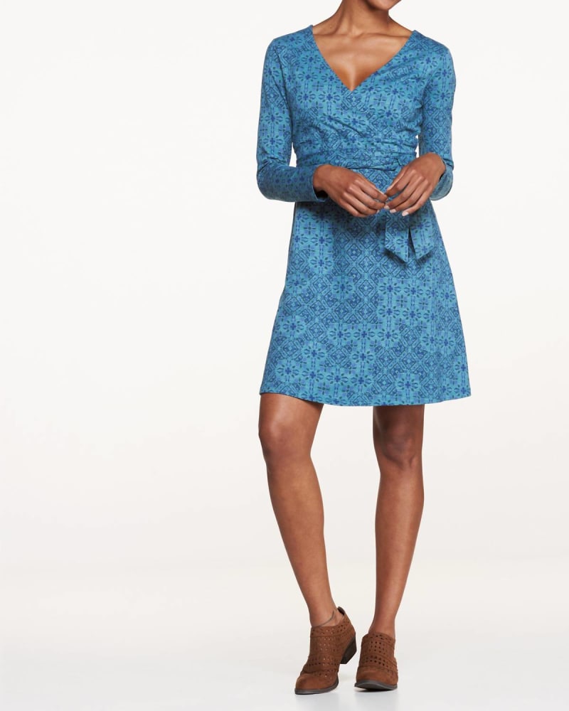 Front of a model wearing a size XLarge Cue Wrap Dress In Big Sky Vine in Big Sky Vine by TOAD&CO. | dia_product_style_image_id:345372